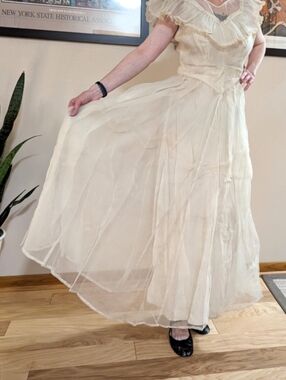 White/Ringneck Women’s Floral-Trim Mesh Overlay Dress